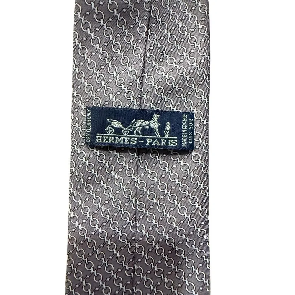 Hermès Paris Grey Geometric Micro Link 100% Silk Necktie